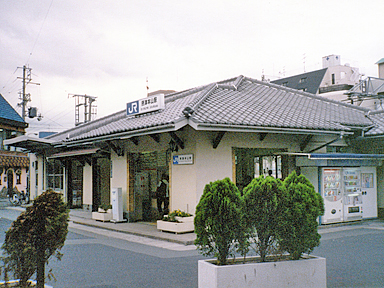 摂津本山駅（北口）