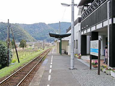 松丸駅