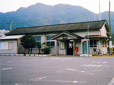 上麻生駅