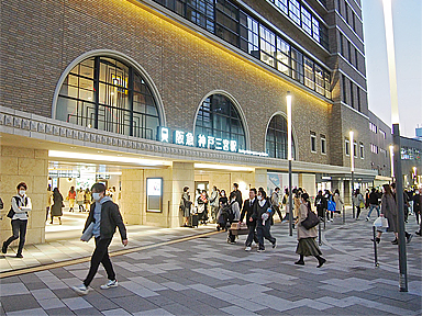 神戸三宮駅（阪急）